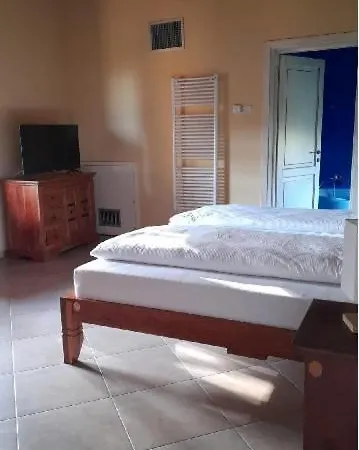 Tenuta Seripa בית כפרי