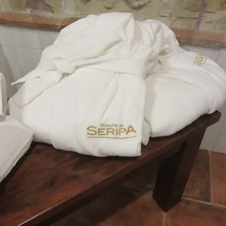 Tenuta Seripa 컨트리하우스